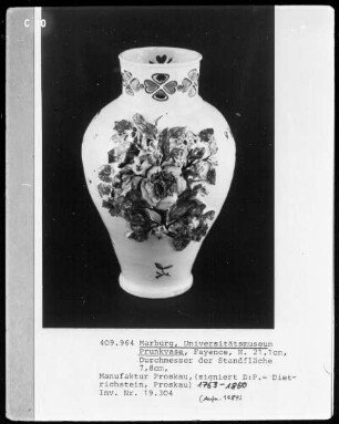 Prunkvase mit Blumen