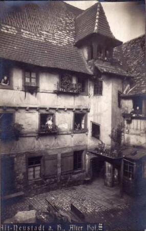 Marktplatz. Hof. 16. Jahrhundert