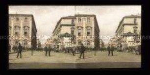 Passanten und Pferdewagen in der Via Stesicoro, Catania