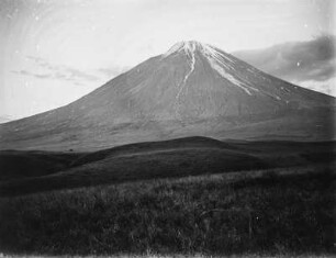 Der Ol Doinyo Lengai Vulkan : Blick auf den Ol Doinyo Lengai Vulkan von Nordwesten