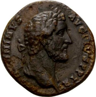 Sesterz des Antoninus Pius mit Darstellung einer Quadriga