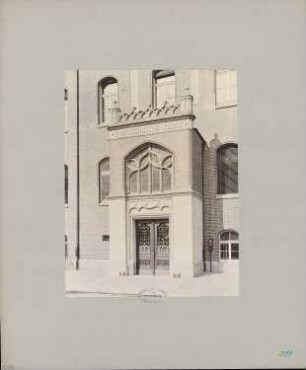 I. und II. Medizinische Klinik der Charité, Berlin: Eingang der II. Medizinischen Klinik