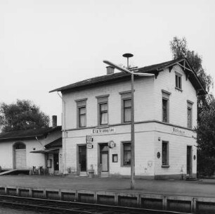 Bahnhofsgebäude; Elz, Bahnhofstraße 15