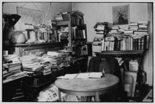 Im Arbeitszimmer des Malers, Grafikers und Kunsttheoretikers Carlfriedrich Claus