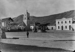 Salinas de Garcí Mendoza : Auf dem Plaza in Salinas de Garcí Mendoza.