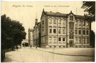 Mügeln. Schule mit Lindenstraße
