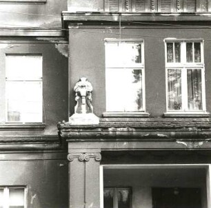Cottbus. Berliner Straße 132. Wohnhaus (um 1910), Fenster (1. Obergeschoss)