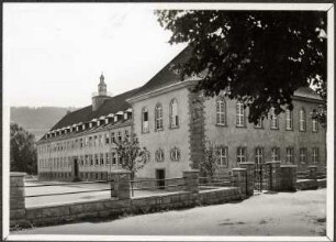 Heilbad Heiligenstadt. Gymnasium. Außenansicht