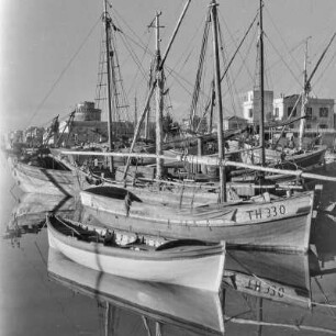 Griechenland. Thessaloniki. Hafen mit angelegten Booten.
