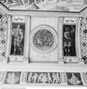Dekoration mit Szenen und Gestalten aus der antiken Geschichte