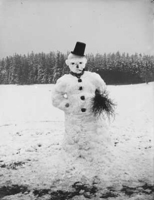 Jöhstadt, Schneemann im Mai : Jöhstadt. Schneemann mit Pfeife