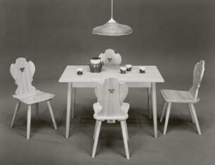 Eßtisch : Eßtisch mit vier Stühlen (1974)