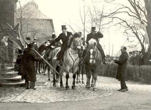 Osterreiten in Radibor : Gesellschaftliche Volkskultur - Frühling. Ort: Radwor / Radibor. Osterreiten