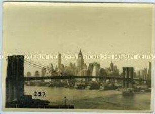 Blick auf die Brooklyn Bridge, von der Manhattan Bridge aus gesehen