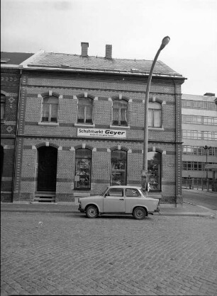 Schöneck, Hauptstraße 48/Ecke Schillerstraße. Wohnhaus mit Laden (1880/1900). Straßenfront
