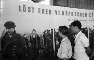 Ausstellung des DRK-Landesverbands Baden-Württemberg in der Schwarzwaldhalle.