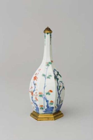 montierte Sakeflasche