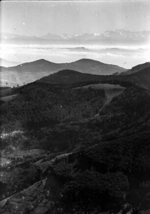 Belchen: Blick vom Belchen auf Wolkenmeer und die Vogesen