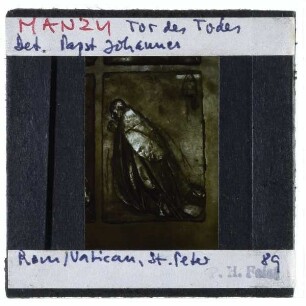 Rom, Peterskirche,Rom, St. Peter, Tor des Todes : Detailansicht Papst Johannes auf dem Tor des Todes