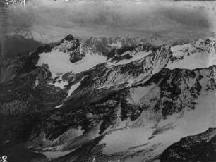Gebirgslandschaft : Tirol, Blick von der Küchlspitze auf die Lechtaler Alpen mit der Silvretta im Hintergrund