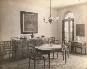 Möbel. Speisezimmer (von Bertsch)