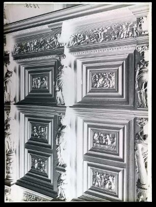 Schnitzerei (Detail eines Möbel)