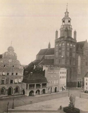 Stargard, Marienkirche : Marktplatz mit Rathaus und Marienkirche