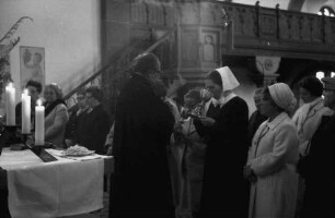 Badenweiler: Evangelische Pfarrkirche, Pfingstsonntag, Abendmahl mit Pfarrer Hegel