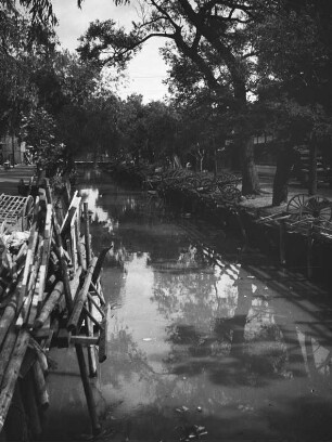 Niigata. Straße und Kanal