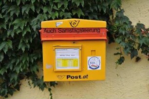 Sankt Wolfgang - Briefkasten : Genormter österreichischer Straßenbriefkasten der Bundespost, aufgenommen in Sankt Wolfgang 2008