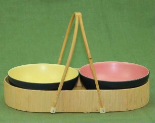 Hausrat / Träger mit 2 Keramikschalen