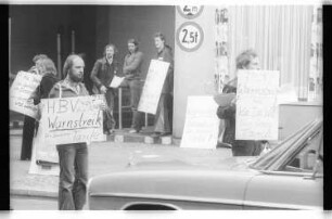 Kleinbildnegative: HBV-Warnstreik vor dem KaDeWe, 1978