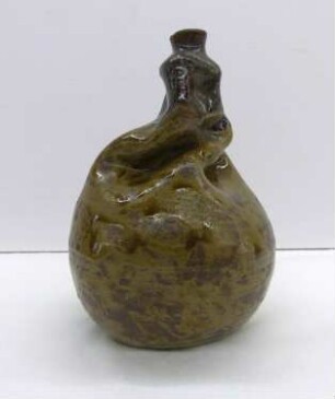 Sakeflasche in organischer Form