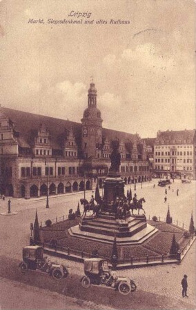 Markt, Siegesdenkmal und altes Rathaus