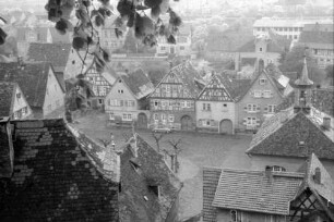 Zwingenberg: Blick vom Kirchplatz auf Dächer am Marktplatz