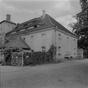 Ehemaliges Kammergut, ehemalige Mälzerei, Seitenansicht der Straßenseite : Dresden-Pillnitz, Dampfschiffstraße 2. Ehem. Kammergut. Großer Pferdestall (1872)