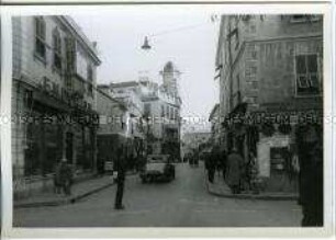 Belebte Geschäftsstraße in Gibraltar