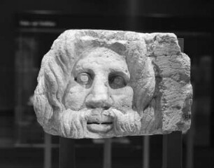 Bekrönung eines Grabmals: Flußgottmaske (Rhenus?)