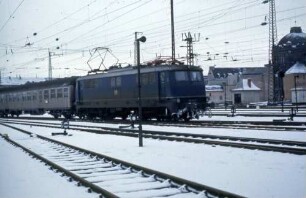 Nürnberg Hbf. Lok 110 001 Eilzug LIF-N Bnb-Wagen