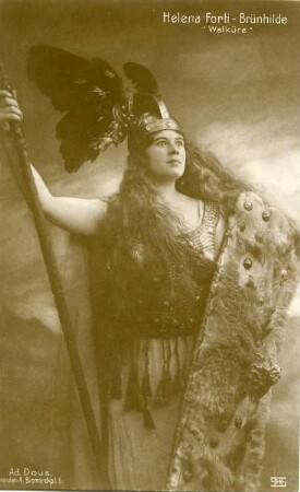 Helena Forti als Brünnhilde : Helena Forti als Brünnhilde in "Walküre" der Ring-Tetralogie von Richard Wagner. Königliche Hofoper Dresden, ab 1916. Fotografie (Weltpostkarte) von A. Dous