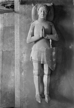 Grabfigur des Guillaume de Chastel