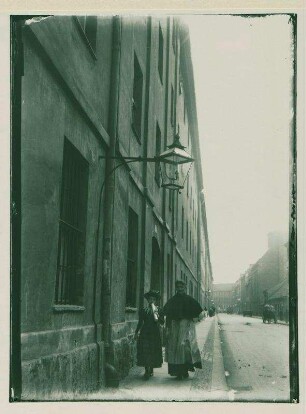 Kleine Alexanderstraße zwischen Hirtenstraße und Münzstraße, Blick nach Süden, [...]