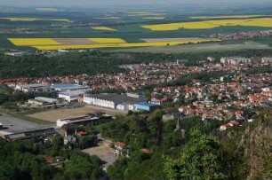 Harzvorland mit Thale : Stadtübersicht vom Hexentanzplatz. Aufgenommen im Mai 2008