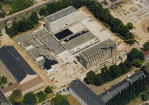 Baustelle Sächsische Landesbibliothek - Staats- und Universitätsbibliothek Dresden, Zentralbibliothek. Links Trefftz-Bau der Technischen Universität Dresden. Luftbild-Schrägaufnahme von Südwest : Dresden-Räcknitz, Zellescher Weg 18. Baustelle Sächsische Landesbibliothek - Staats- und Universitätsbibliothek Dresden, Zentralbibliothek. Links Trefftz-Bau der Technischen Universität Dresden. Luftbild-Schrägaufnahme von Südwest