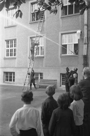 Einsatzübung der Freiwilligen Feuerwehr Knielingen.