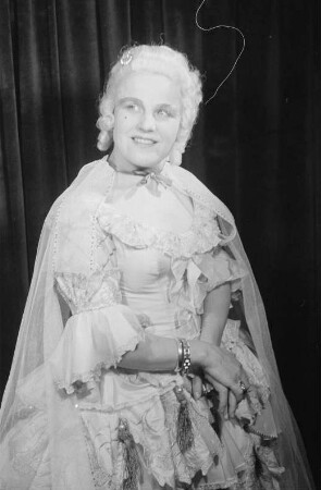 Szenenbilder aus der Oper "Manon" von Jules Massenet in der Deutschen Staatsoper Berlin : Soloaufnahme von Irma Beilke als Manon
