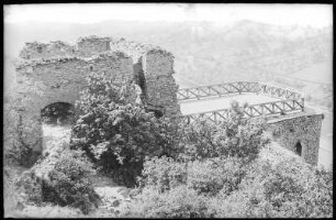 Aussig. Schreckenstein, Ruine mit Plateau (Ersterwähnung 1319, Umbau um 1570)