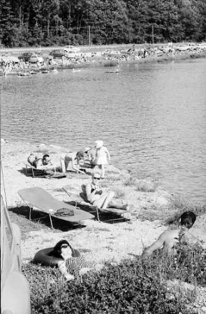 Freiburg i. Br.: Badebetrieb am Baggersee
