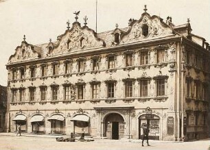 Würzburg, Marktplatz 9. Falkenhaus (A. 18. Jh.). Straßenansicht