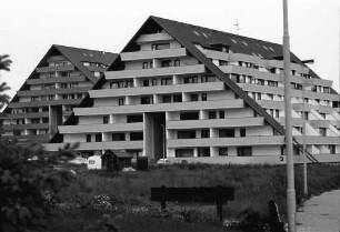 Freiburg; Tiengen: Hügelhäuser; Außenansichten